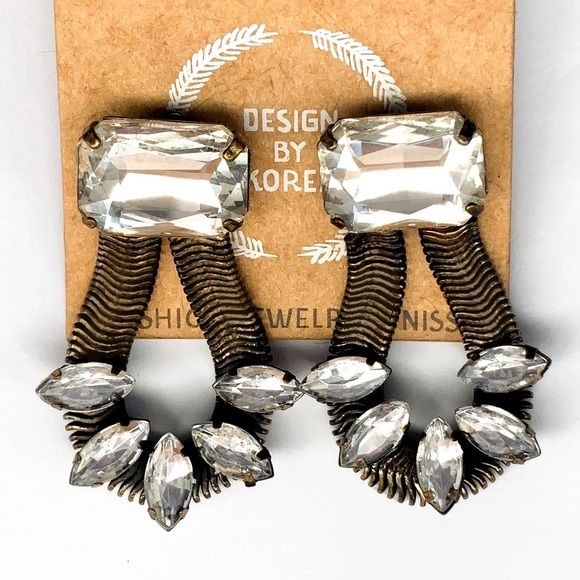 🆕 Geometric Korean Rhinestone Blackened Gold Drop Earrings NWT - Picture 2 of 5